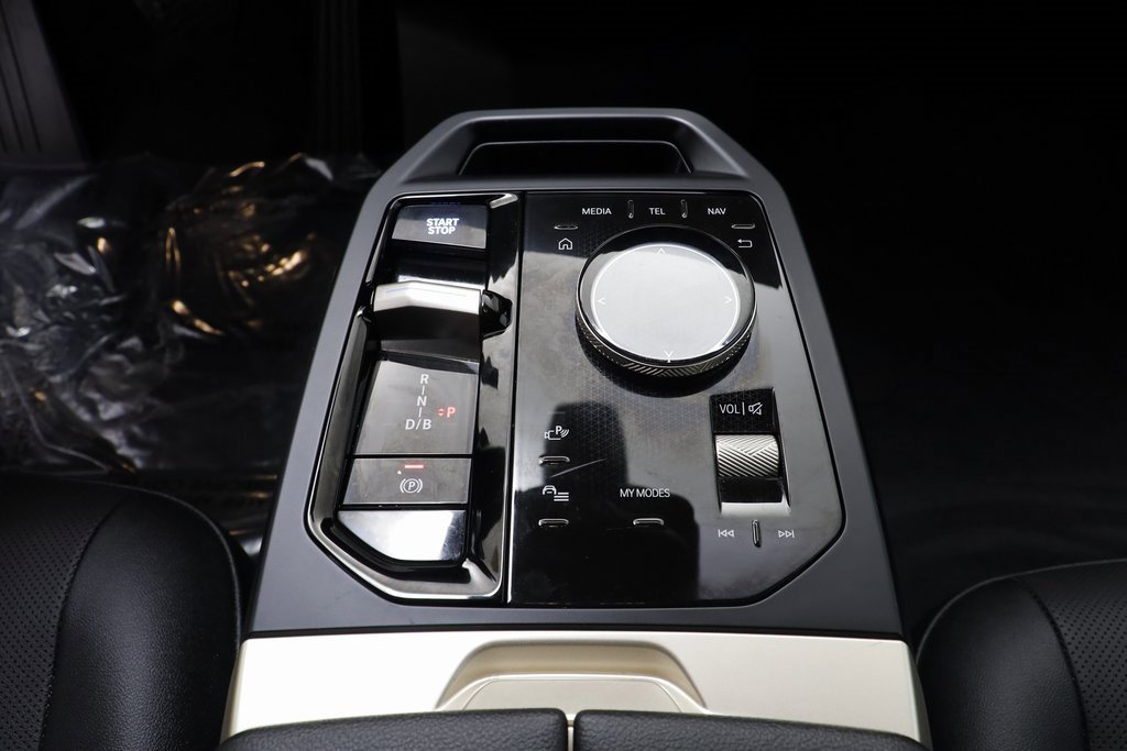 Used 2025 BMW iX xDrive50 image 13