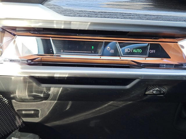 Certified 2023 BMW 760i xDrive image 17