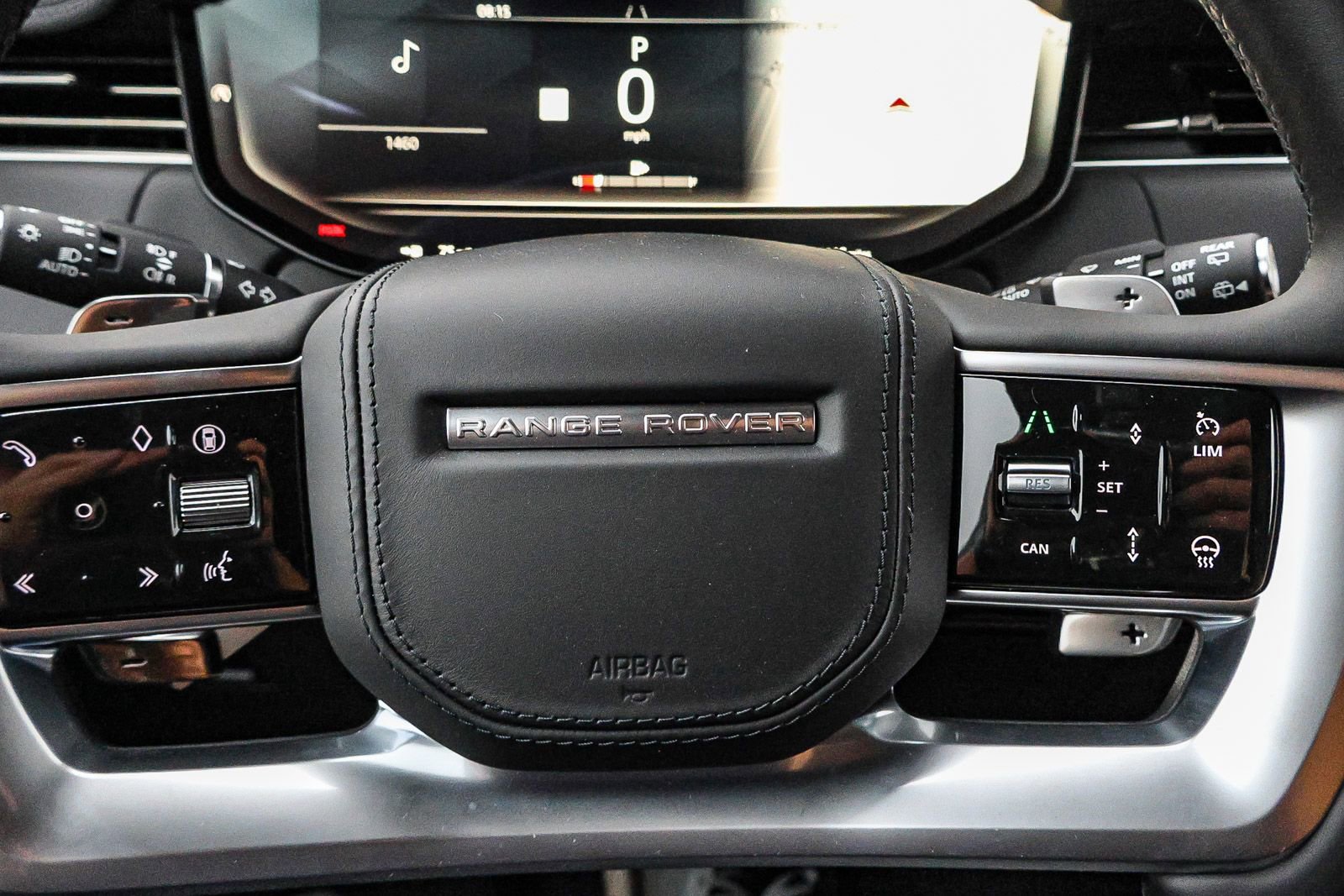 New 2025 Land Rover Range Rover SE image 37