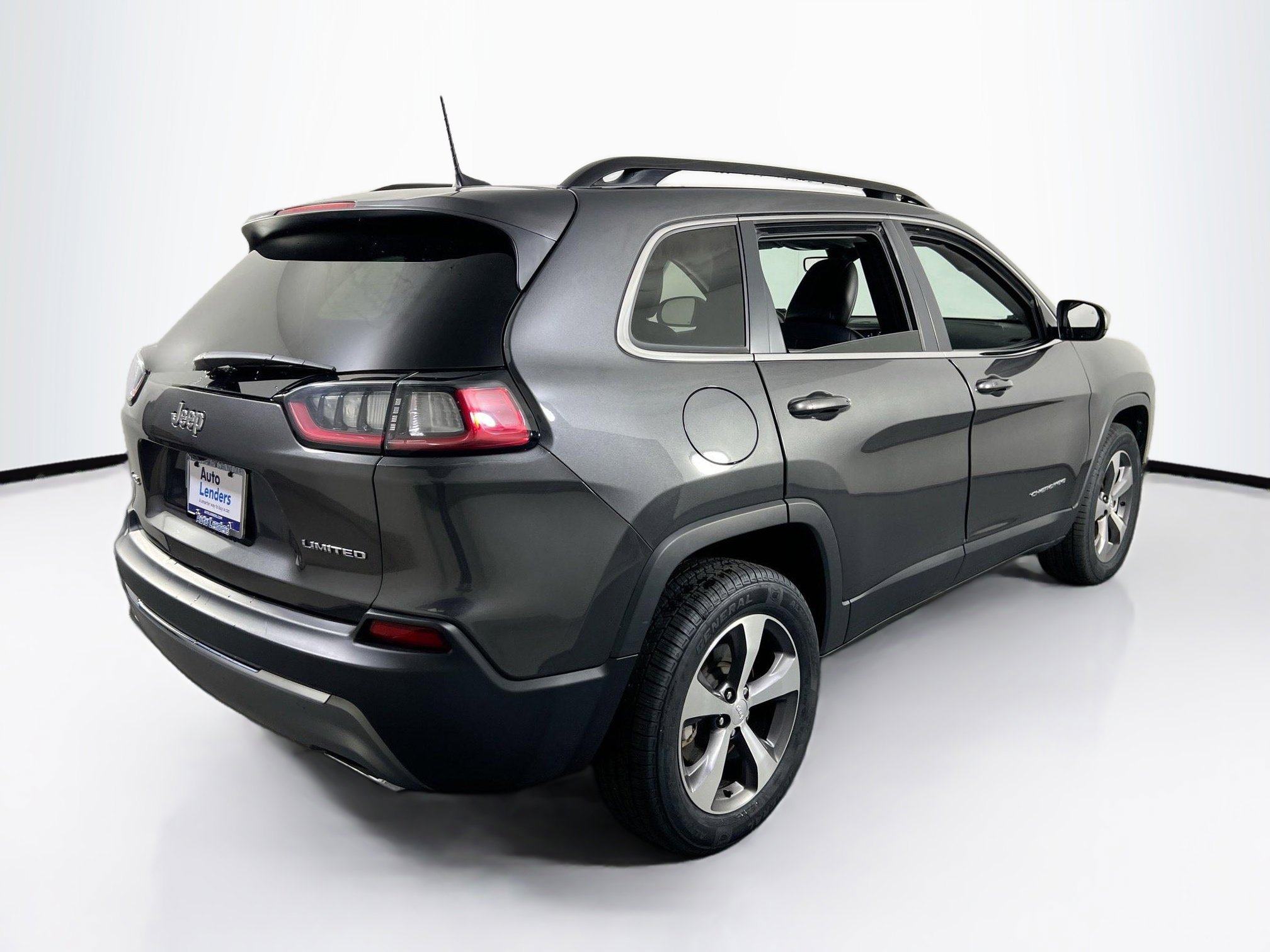 Used 2022 Jeep Cherokee Limited image 5