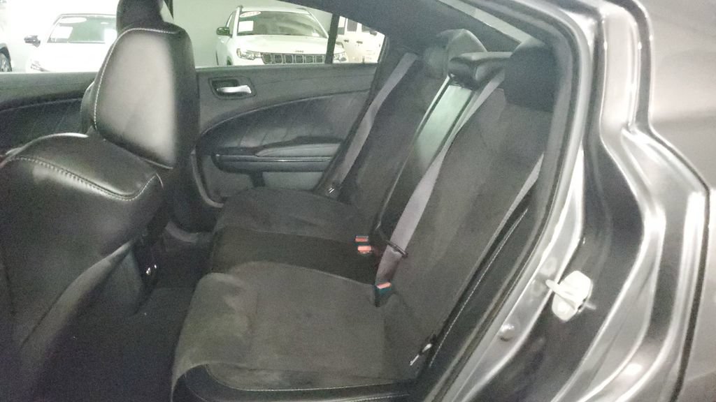 Used 2023 Dodge Charger R/T w/ Plus Group RWD image 15