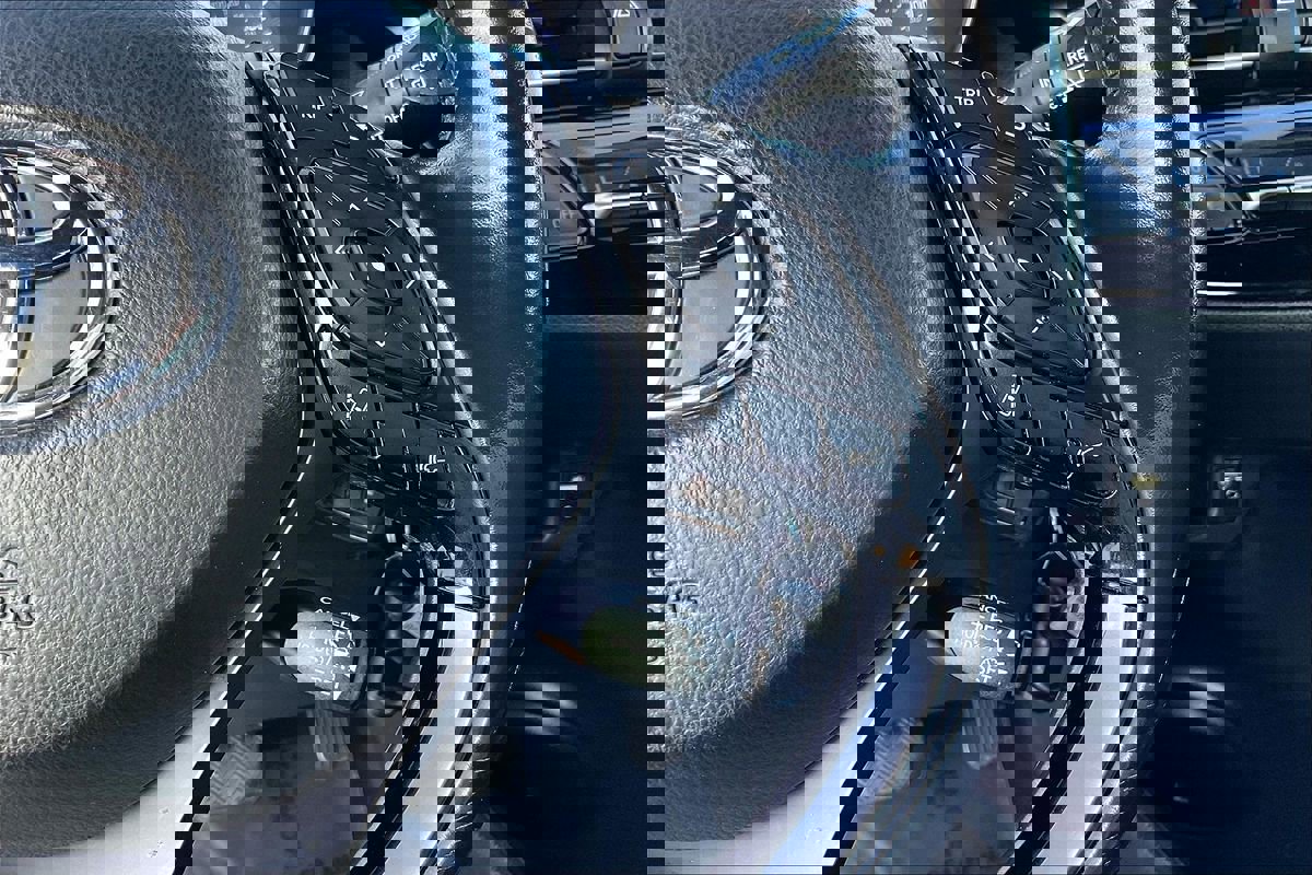 Used 2018 Toyota C-HR XLE image 6