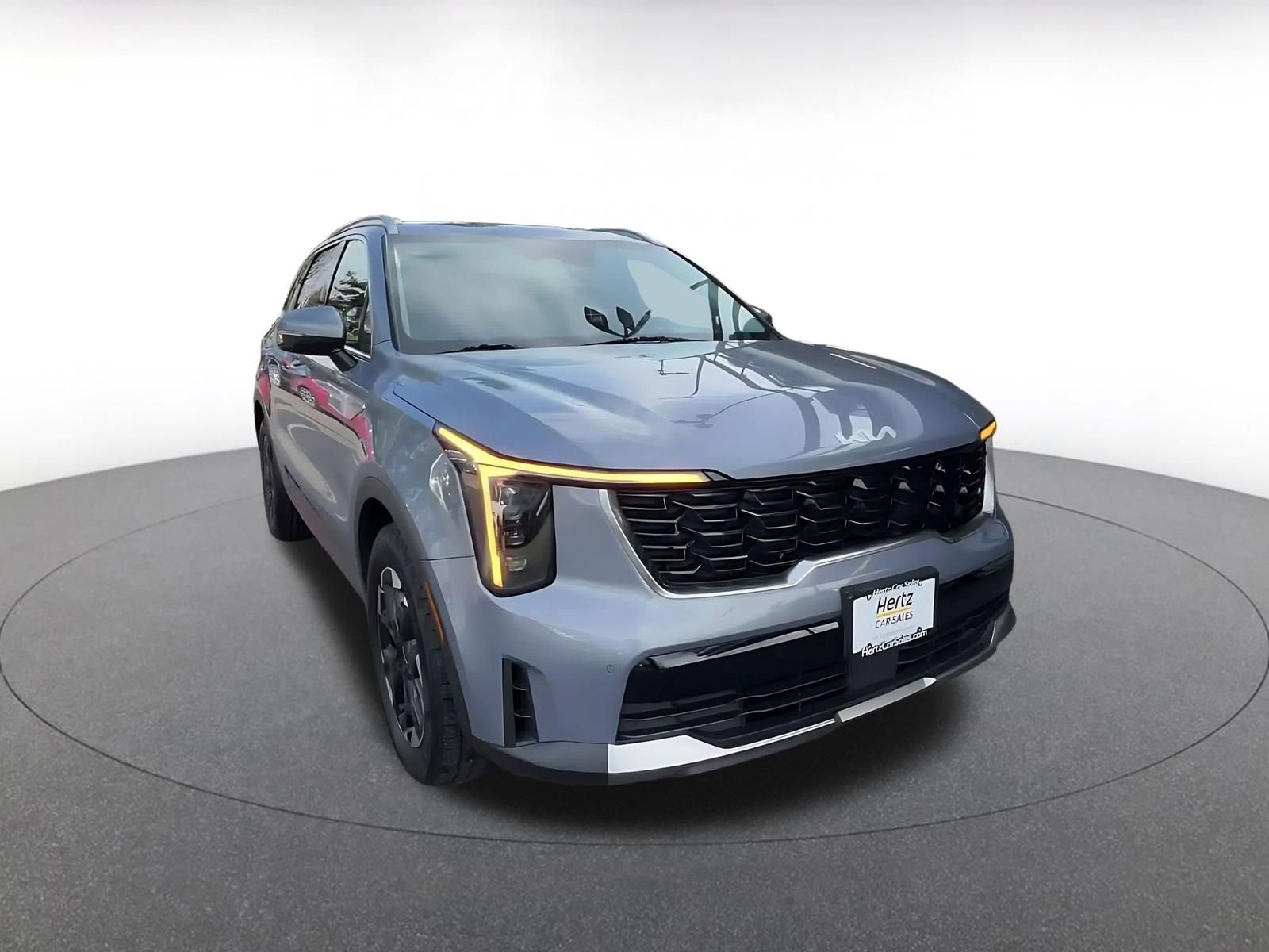 Used 2024 Kia Sorento S image 3