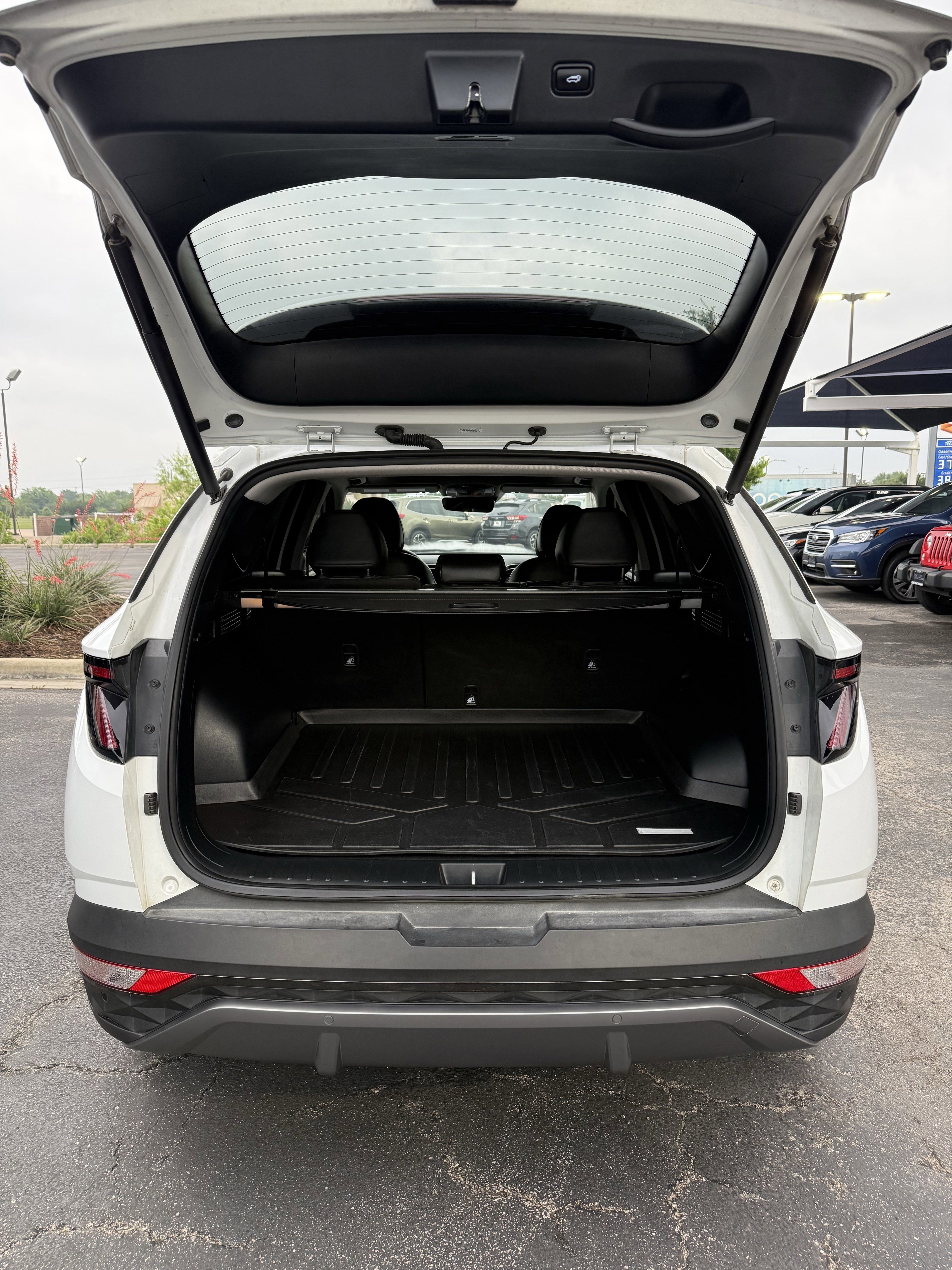 Used 2022 Hyundai Tucson Limited AWD/4WD image 9