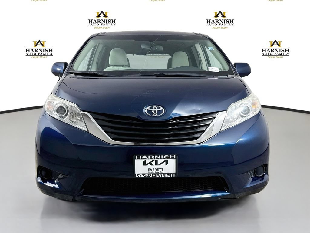 Used 2011 Toyota Sienna LE w/ Towing Pkg AWD/4WD video 2