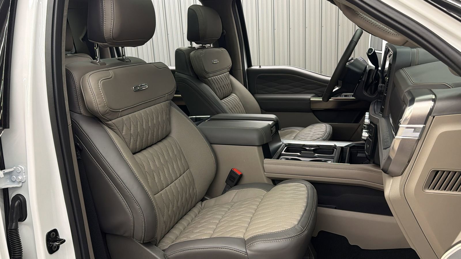 Used 2026 Ford F450 Platinum w/ Platinum Plus Package image 42