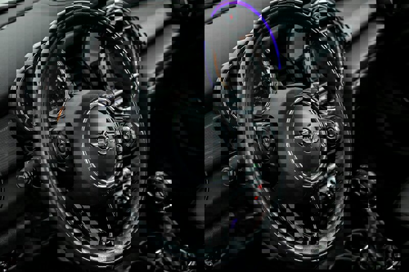 Used 2015 MINI Cooper 4-Door Hardtop image 21