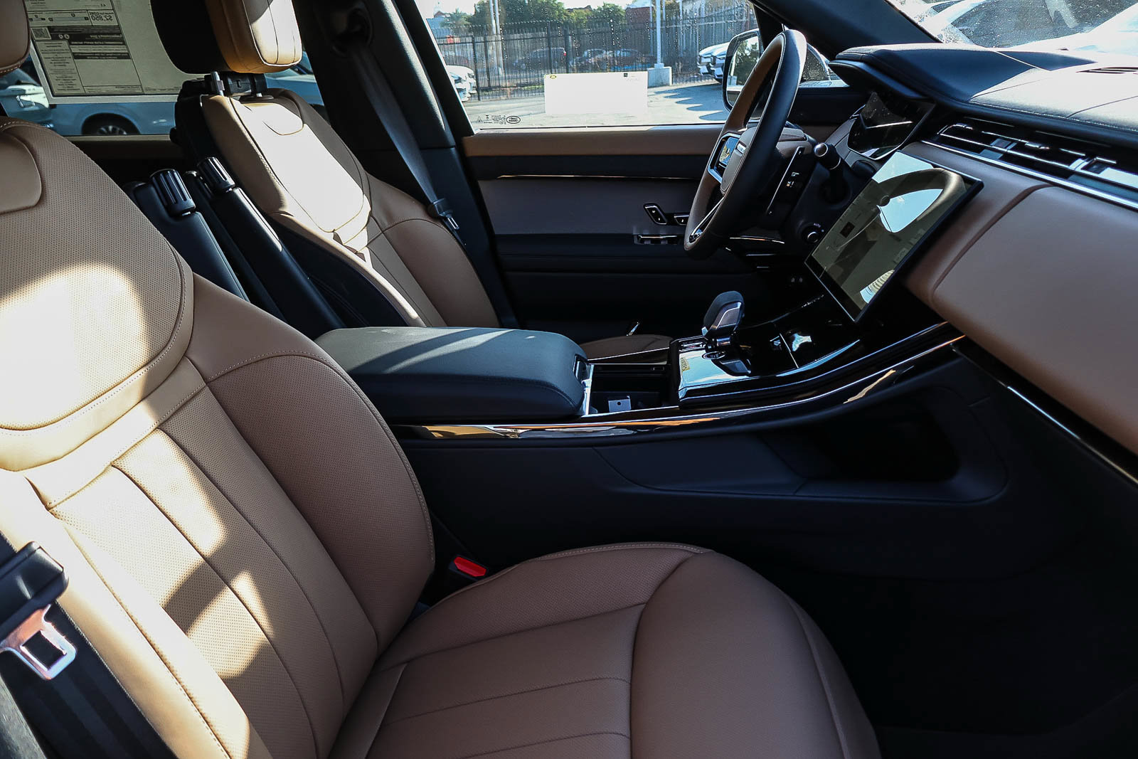 New 2026 Land Rover Range Rover Sport Dynamic SE AWD/4WD image 10
