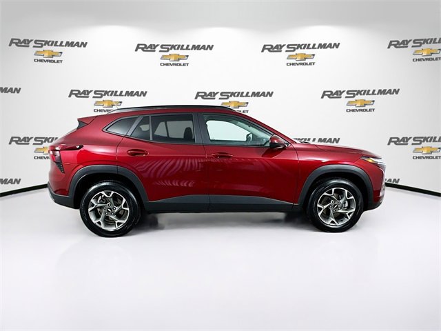 Used 2025 Chevrolet Trax LT image 8