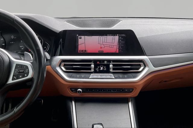 Used 2021 BMW 330i Sedan w/ M Sport Package RWD image 9