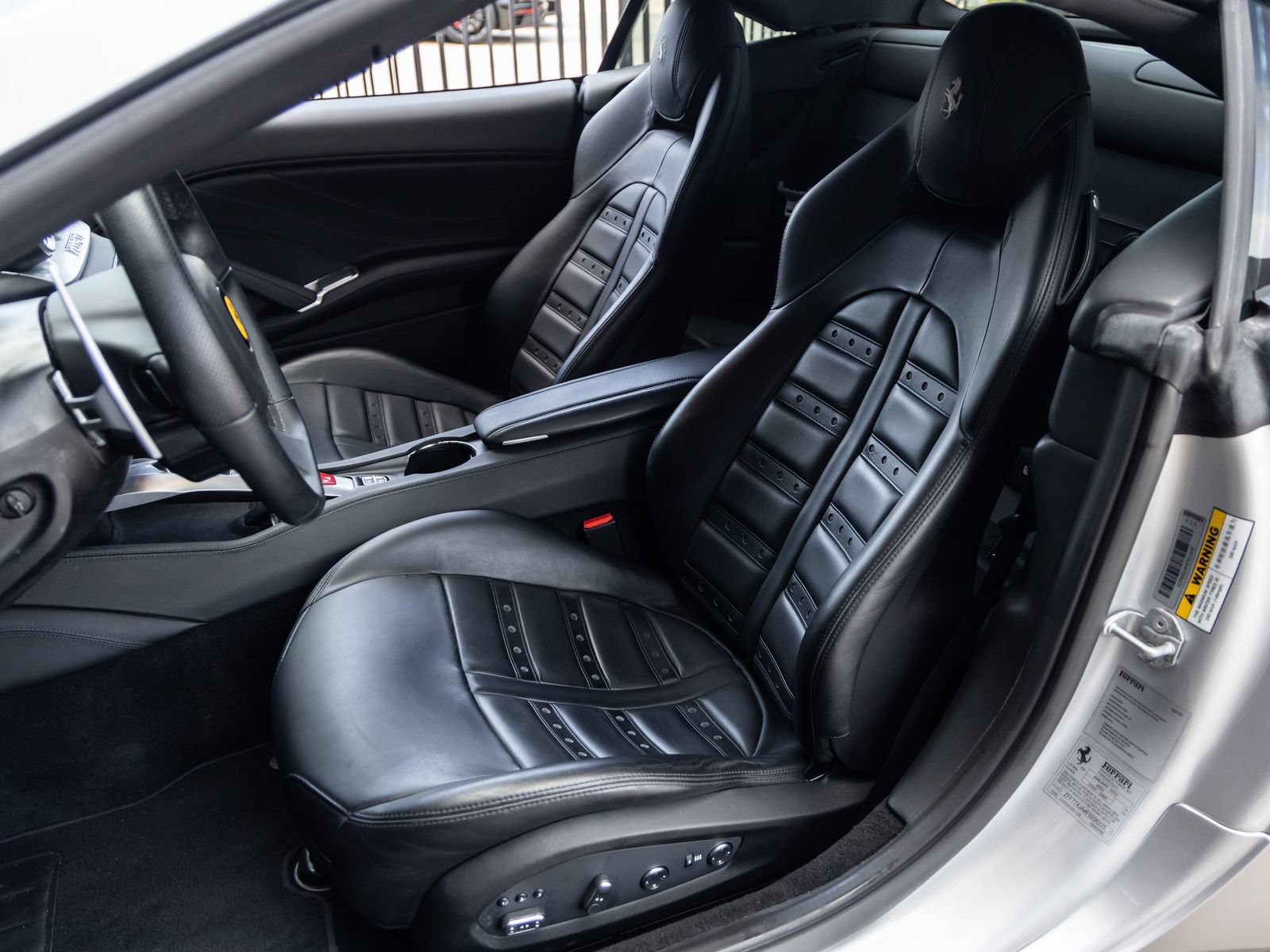 Used 2015 Ferrari California T RWD image 27