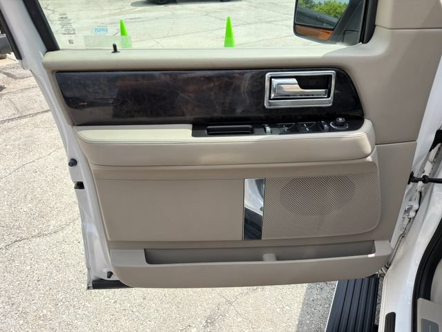 Used 2017 Lincoln Navigator Select AWD/4WD image 20