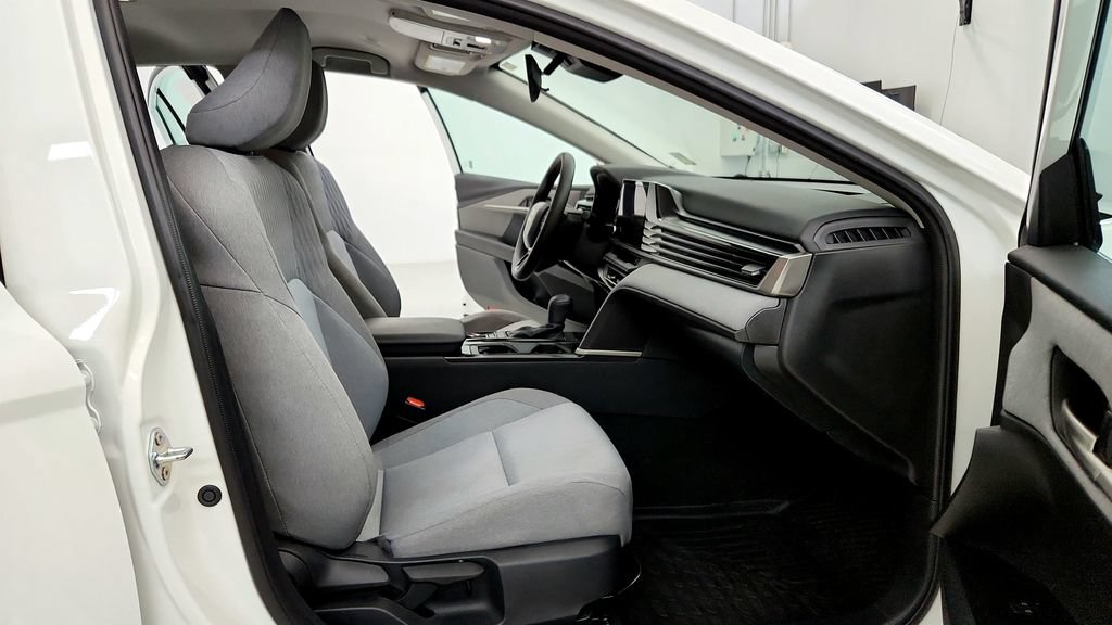 Used 2025 Toyota Camry LE AWD/4WD image 25