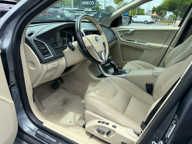 Used 2016 Volvo XC60 T6 w/ Proximity Package AWD/4WD image 11