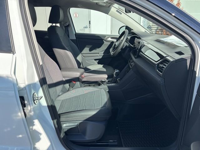 New 2025 Volkswagen Taos SE image 16