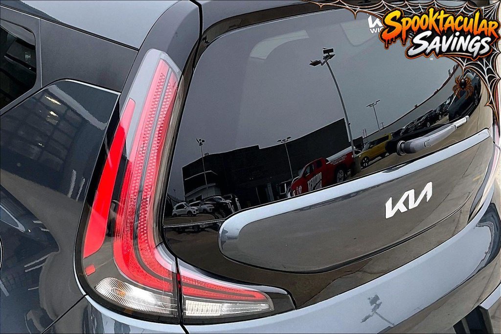 Used 2025 Kia Soul LX w/ LX Technology Package FWD image 28