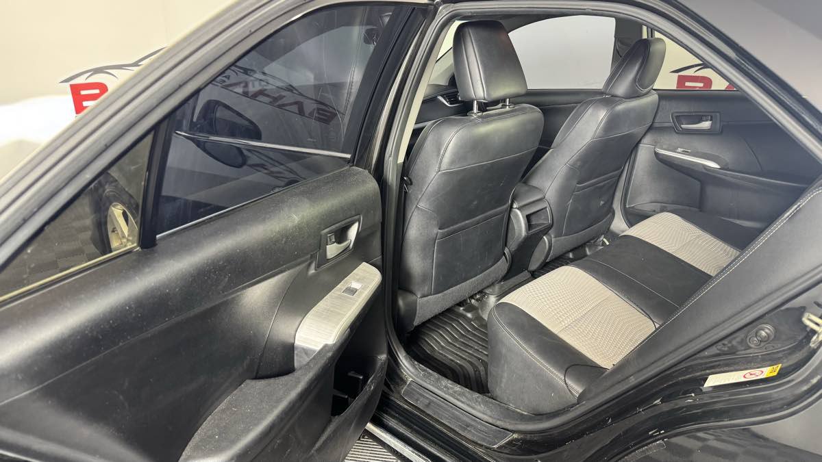Used 2014 Toyota Camry SE FWD image 24