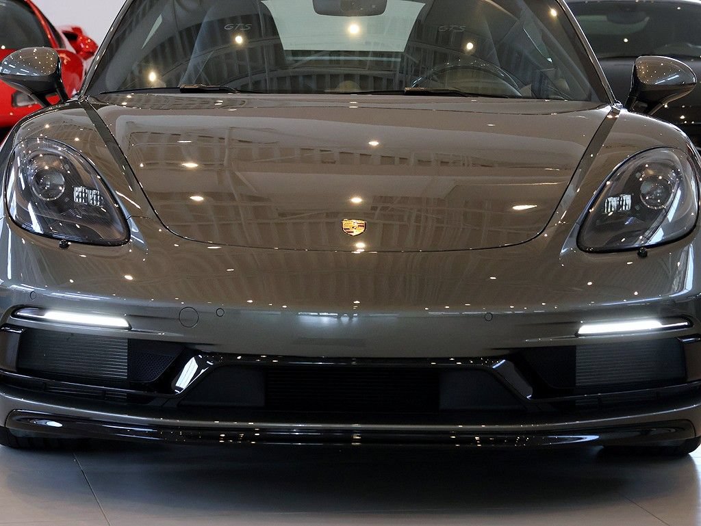 Used 2025 Porsche 718 Cayman GTS RWD image 13