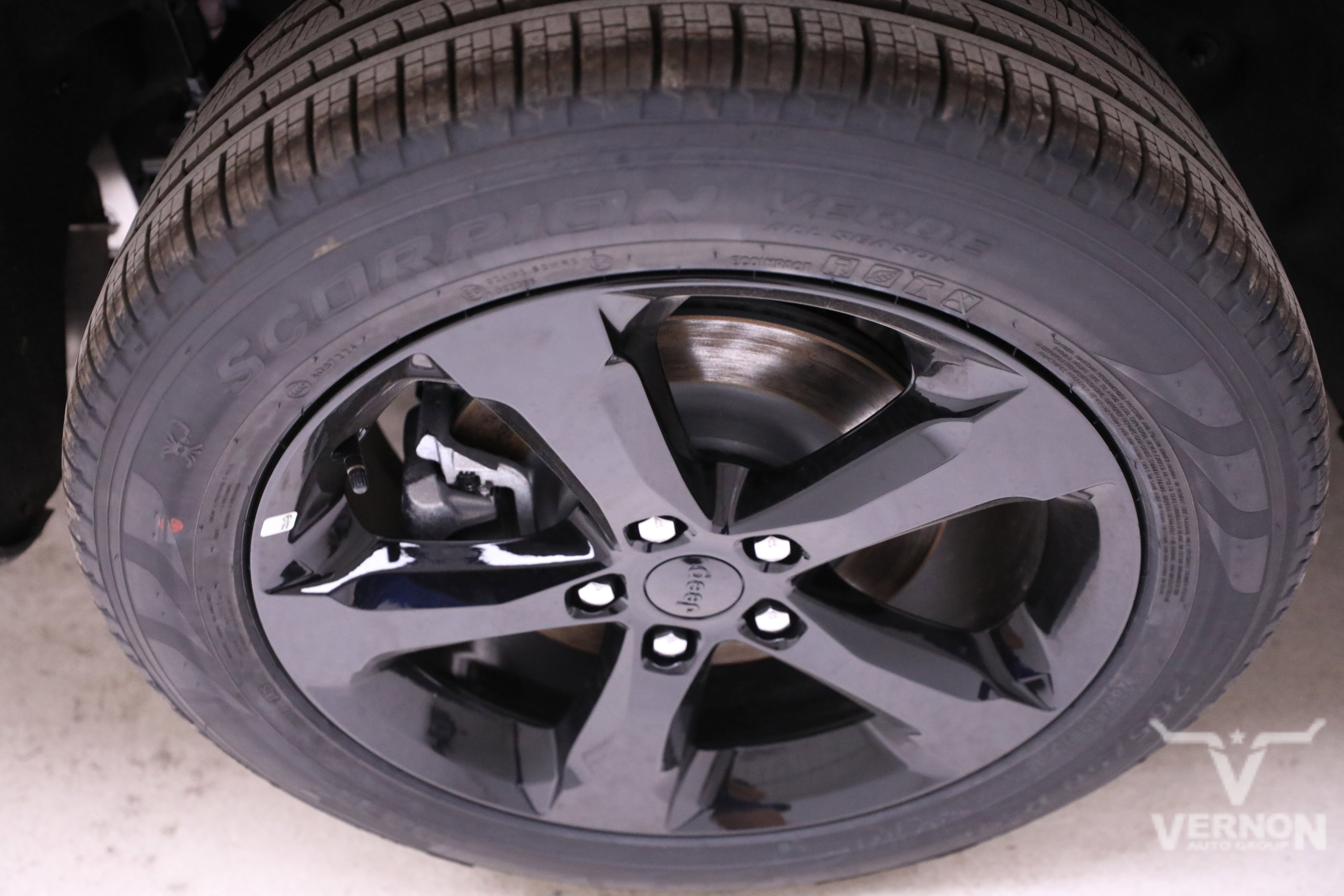 New 2025 Jeep Grand Cherokee L Limited w/ Black Appearance Package image 31