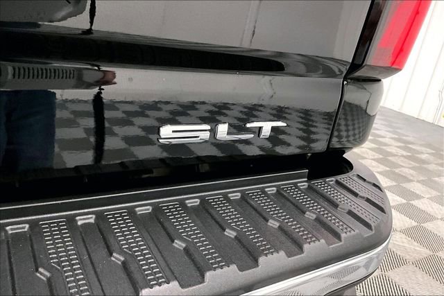 Used 2024 GMC Sierra 2500 SLT w/ SLT Premium Package image 9