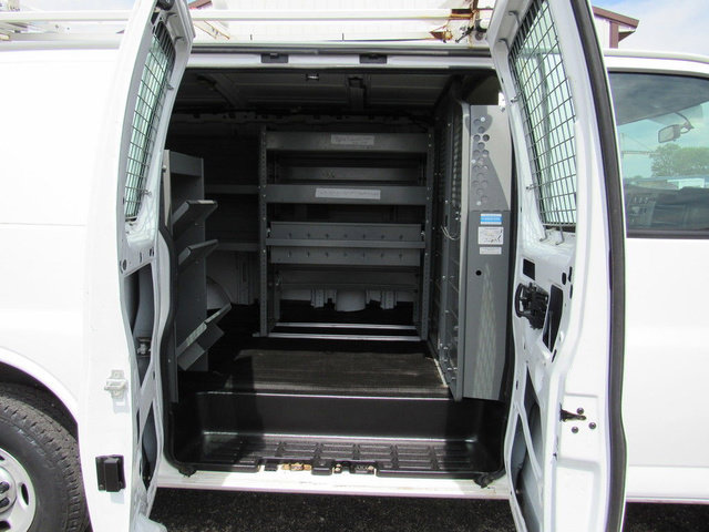 Used 2015 Chevrolet Express 2500 RWD image 16