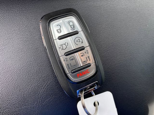 Used 2024 Chrysler Pacifica Touring-L FWD image 23
