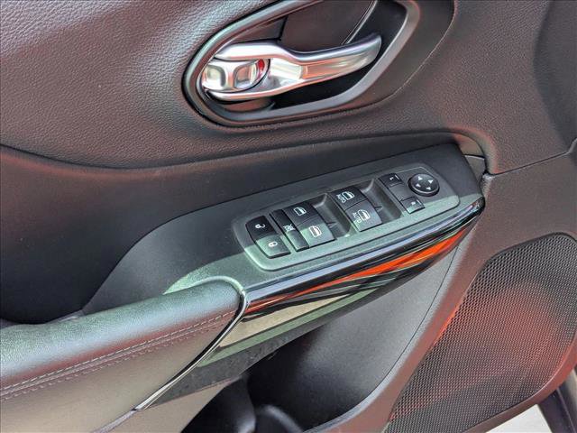Used 2021 Jeep Cherokee Latitude Plus FWD image 12