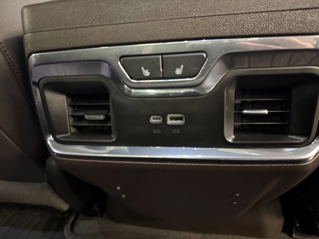 Used 2024 GMC Sierra 3500 Denali image 22