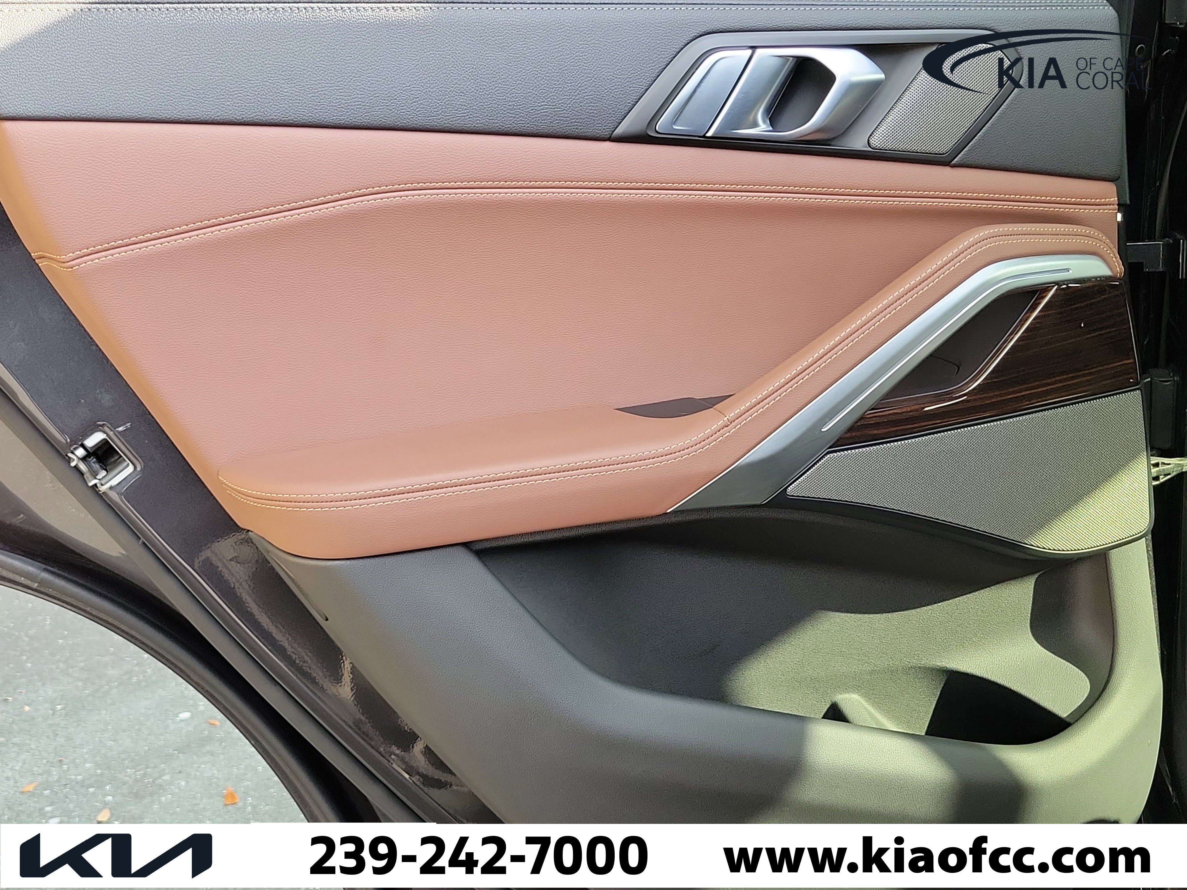 Used 2021 BMW X6 xDrive40i w/ Premium Package image 14