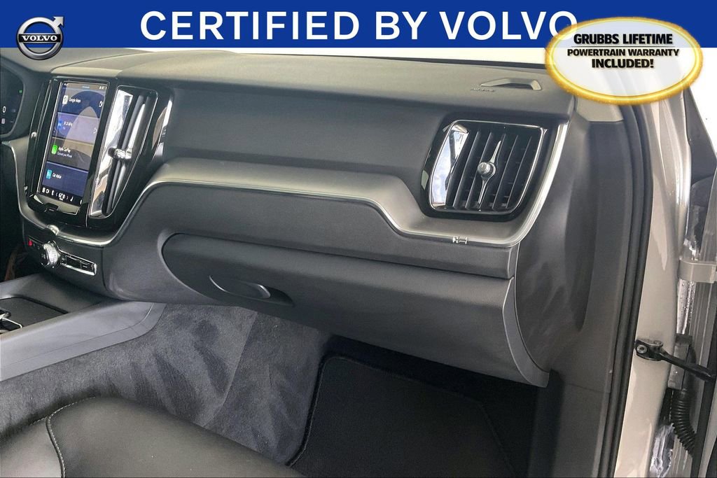 Used 2025 Volvo XC60 B5 Core image 21
