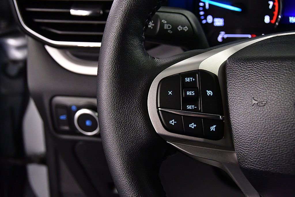 Used 2024 Ford Explorer XLT w/ Equipment Group 202A AWD/4WD image 21