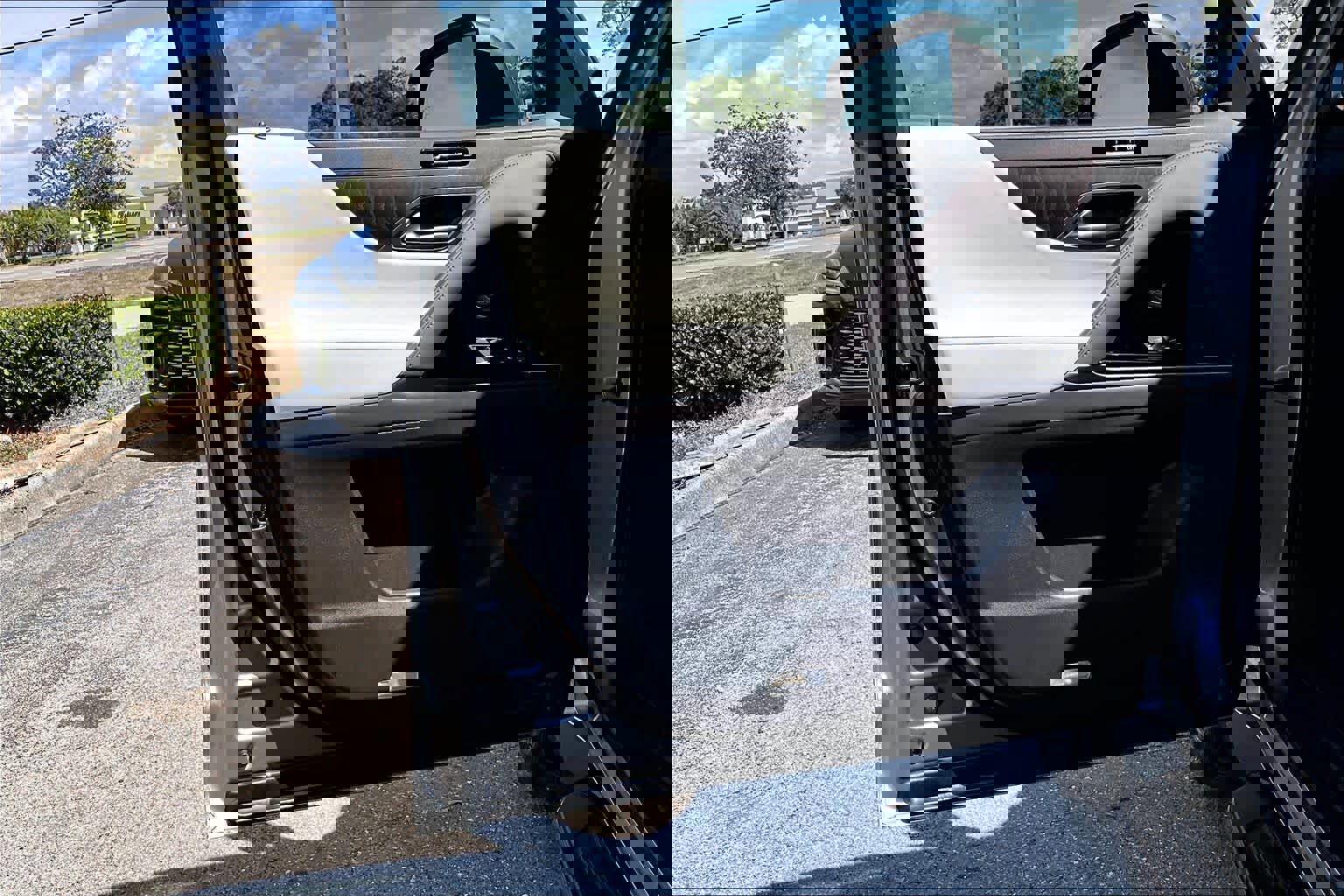 Used 2024 Lexus LX 600 4WD w/ Luxury Package image 25