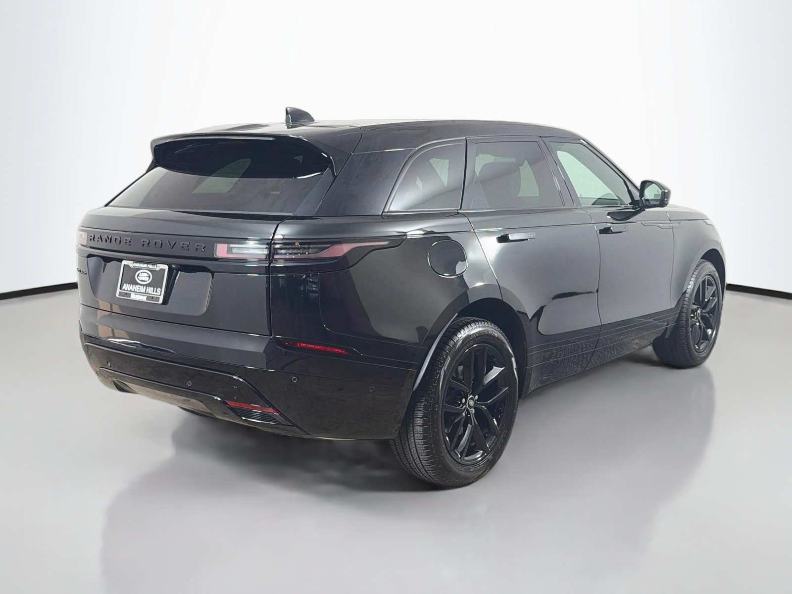Used 2026 Land Rover Range Rover Velar Dynamic SE AWD/4WD image 5
