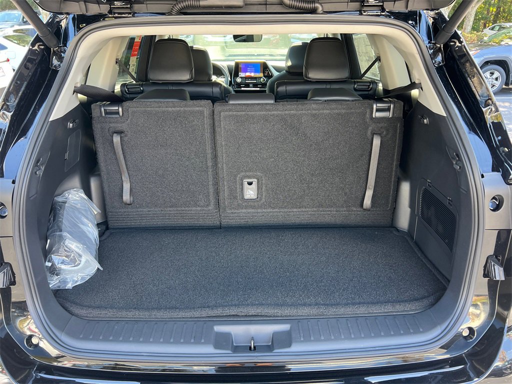 New 2026 Toyota Highlander XLE image 18
