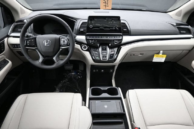 New 2027 Honda Odyssey Touring image 9
