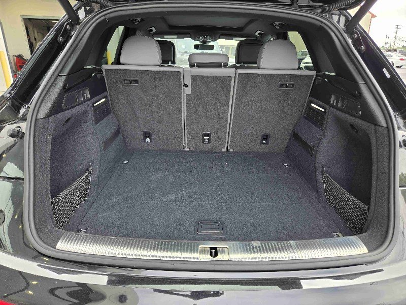 Used 2019 Audi SQ5 Premium Plus image 11