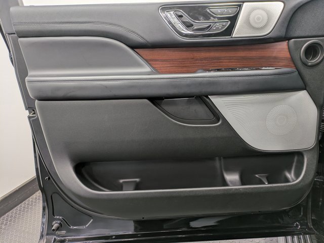 Certified 2023 Lincoln Navigator Reserve image 8