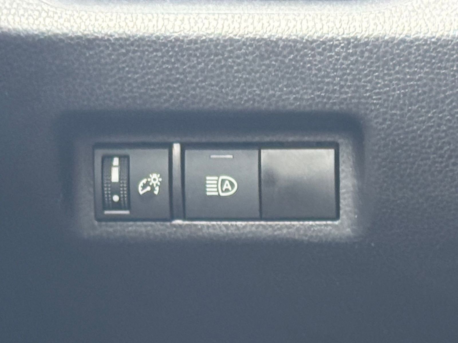 Used 2025 Toyota RAV4 LE image 33