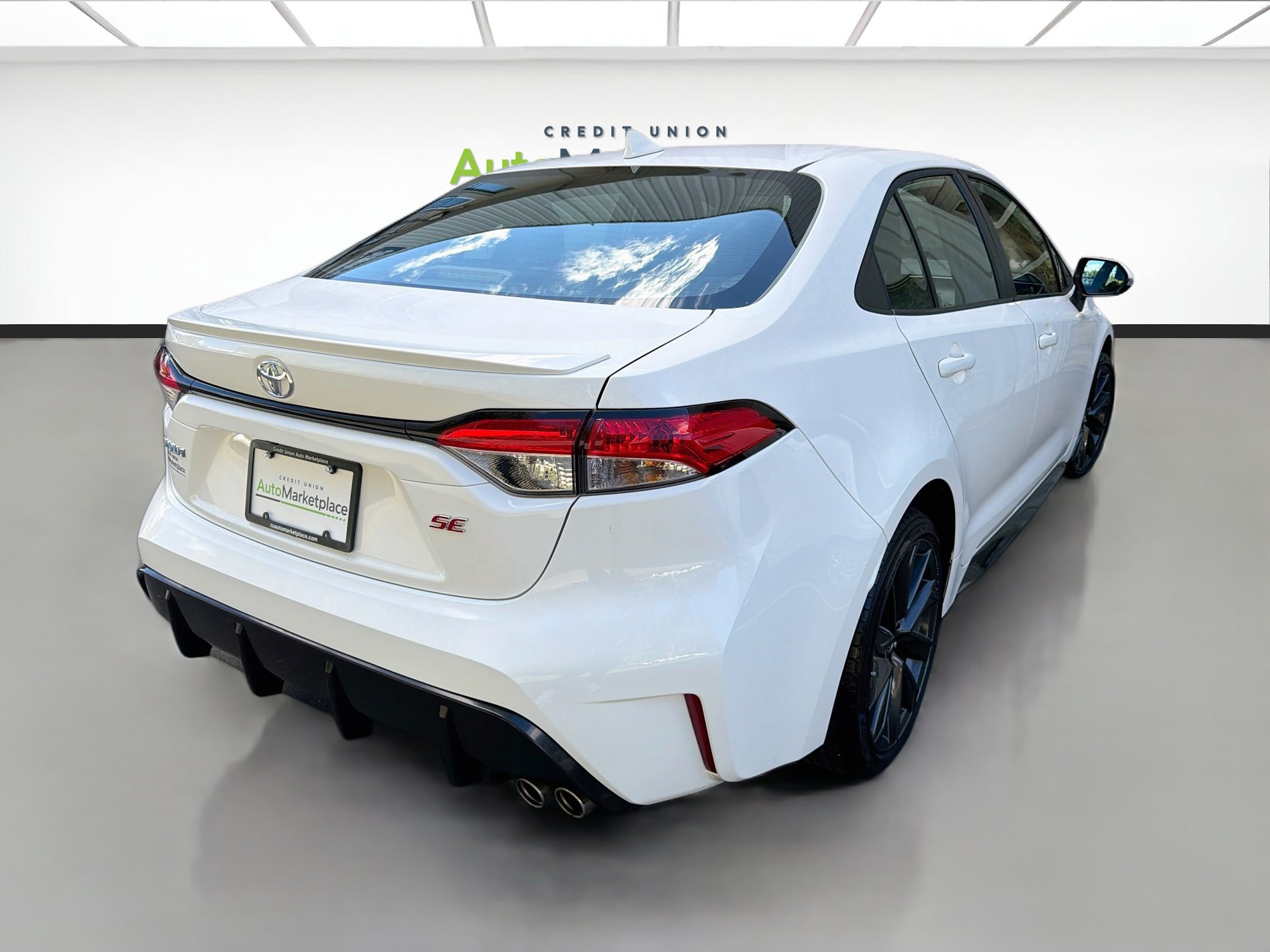 Used 2026 Toyota Corolla SE FWD image 6