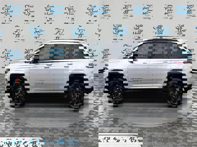 New 2025 Jeep Grand Cherokee Altitude image 8
