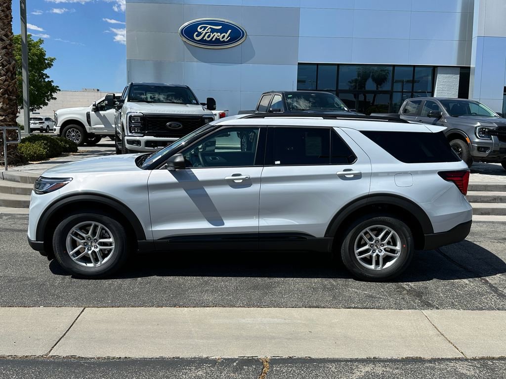 New 2026 Ford Explorer Active RWD image 3