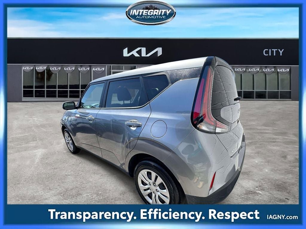 Certified 2023 Kia Soul LX FWD image 4