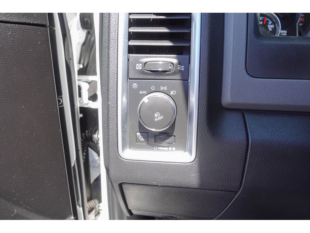 Used 2016 RAM 1500 Big Horn RWD image 16