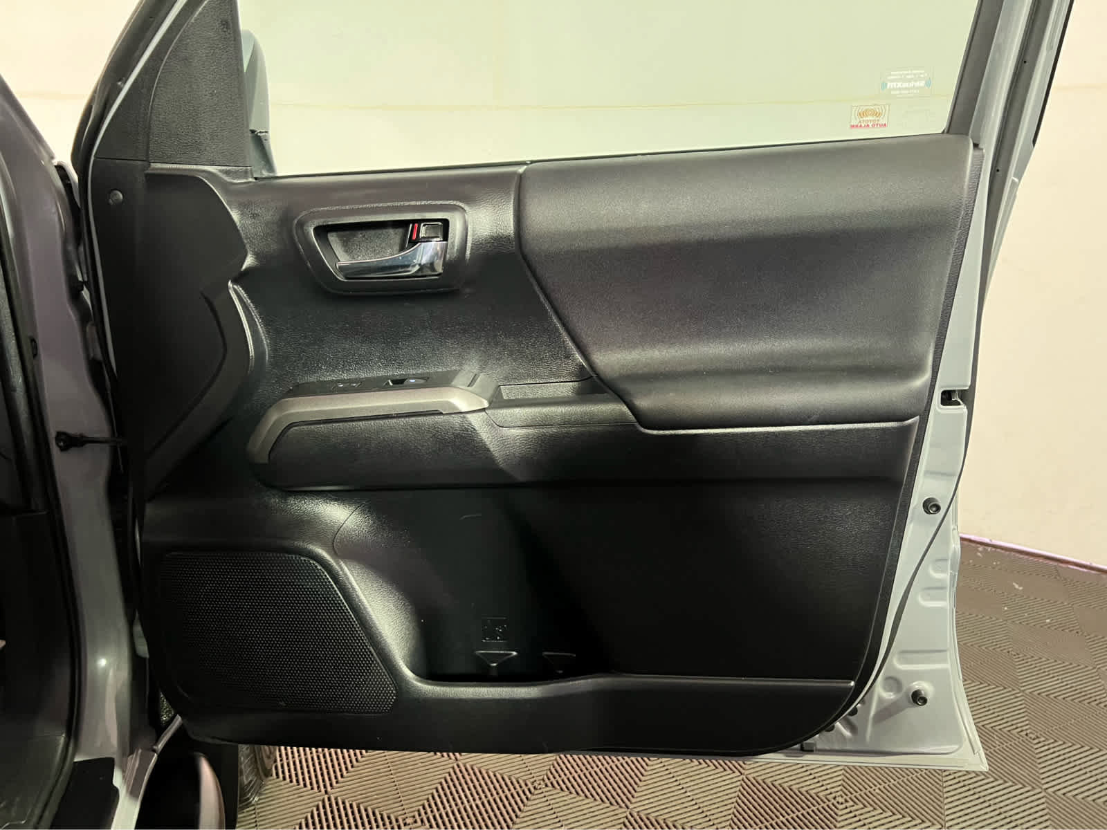 Used 2021 Toyota Tacoma TRD Off-Road w/ Technology Package image 26