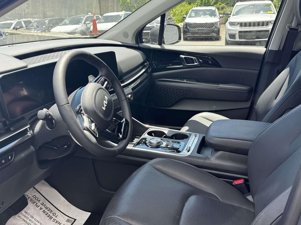 Certified 2025 Kia Carnival SX Prestige FWD image 15