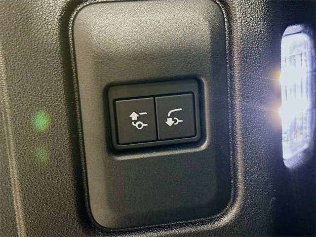 Used 2025 Land Rover Defender 110 S image 26