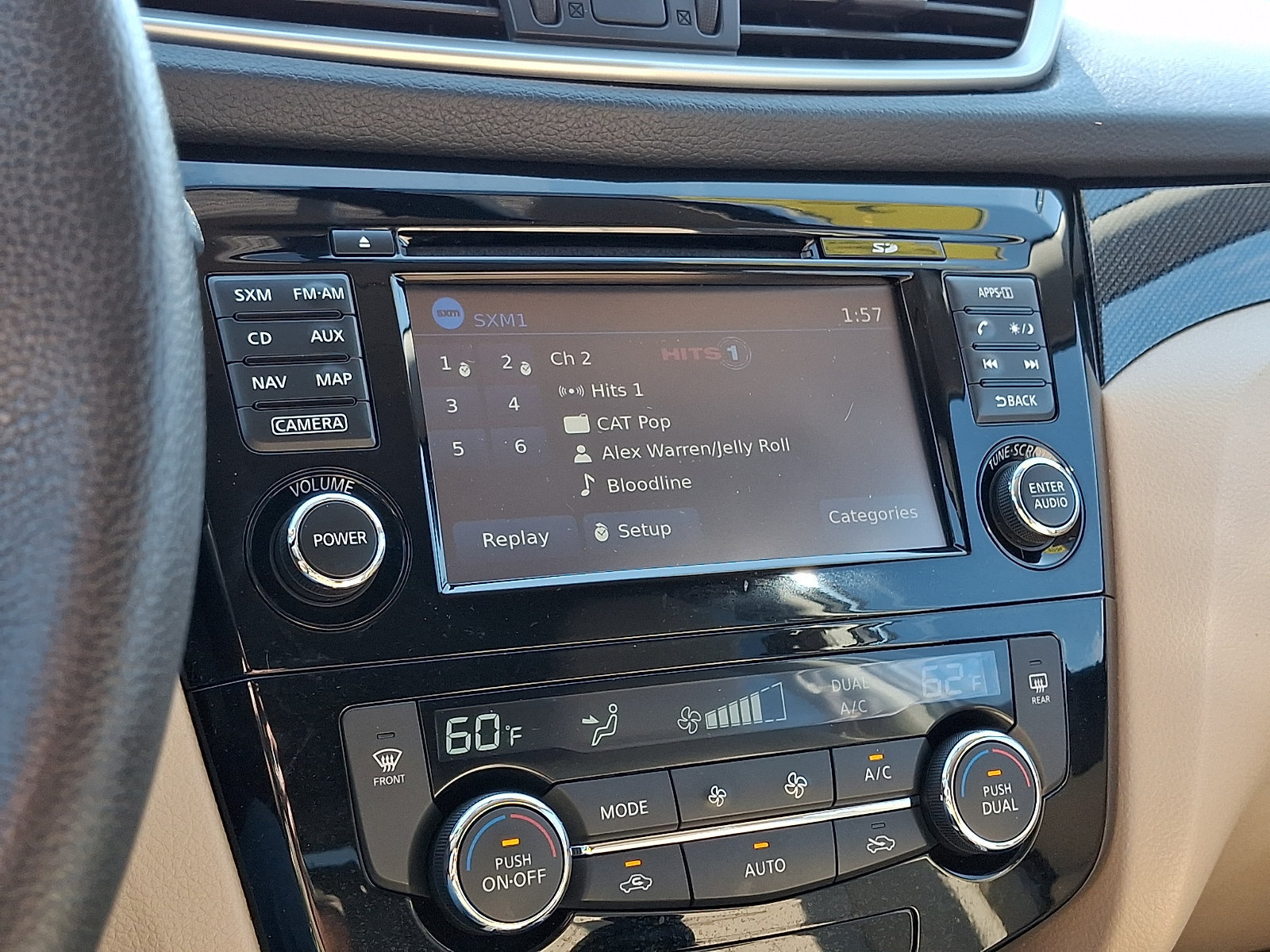 Used 2016 Nissan Rogue SL AWD/4WD image 18