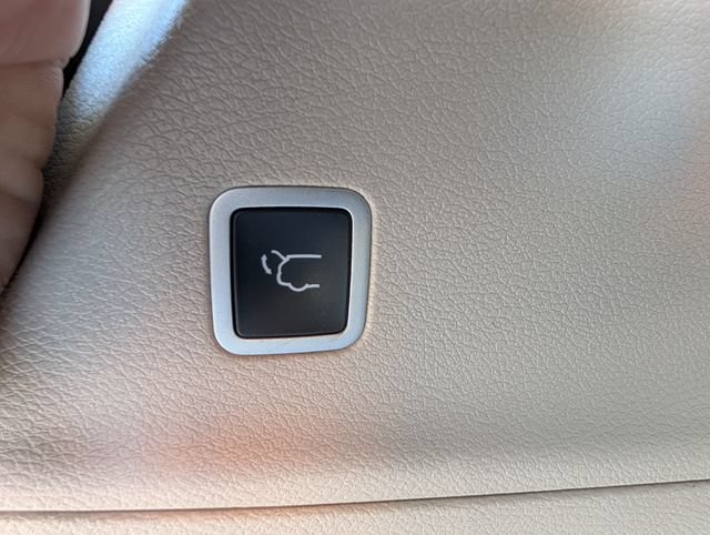 Used 2024 Chrysler Pacifica Touring-L FWD image 14