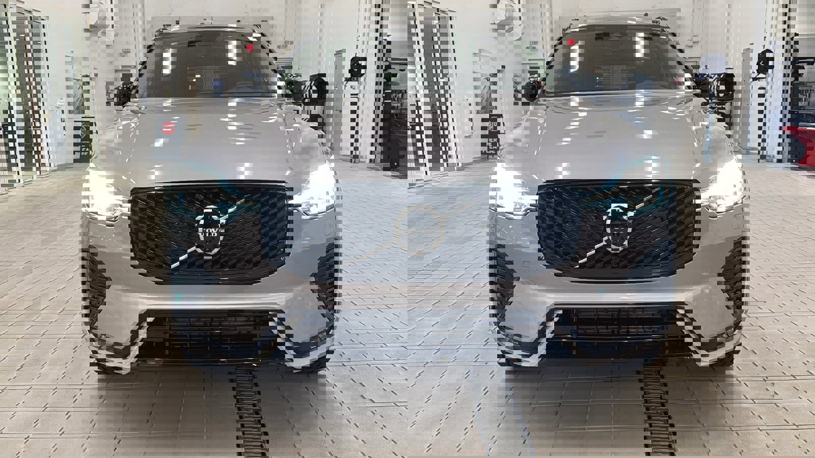 Used 2026 Volvo XC60 B5 Plus w/ Protection Package Premier image 10