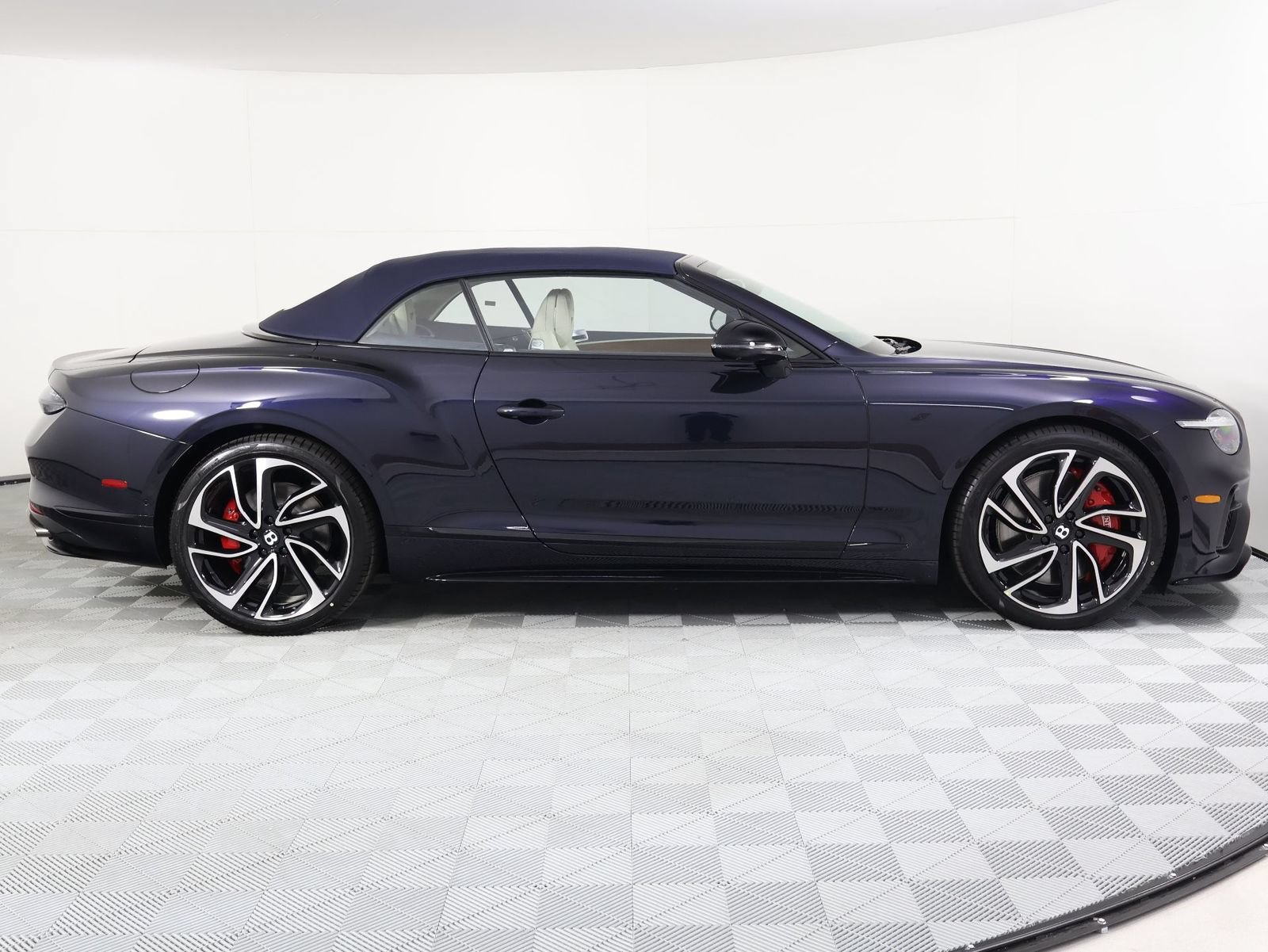 New 2026 Bentley Continental GTC AWD/4WD image 10